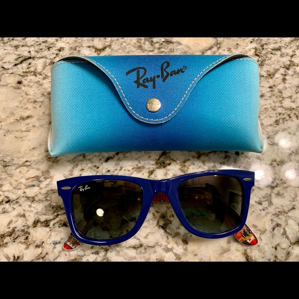 Ray Ban Wayfarer. Limited edition. Grey glass lenses. Eye size 55, bridge 22.